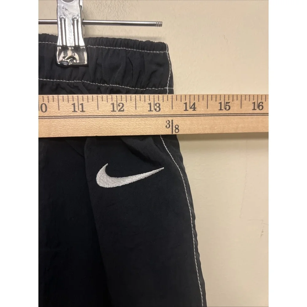 Nike women's standard skirt, small, black NWT‎ High Rise